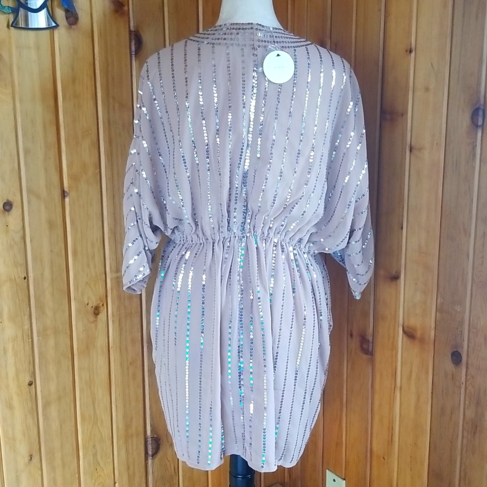 En Creme Dress - Picture 4 of 6
